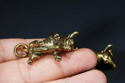 上海都达杂项专场103【全场包邮】  铜《牛气冲天》钥匙扣 1对67-184