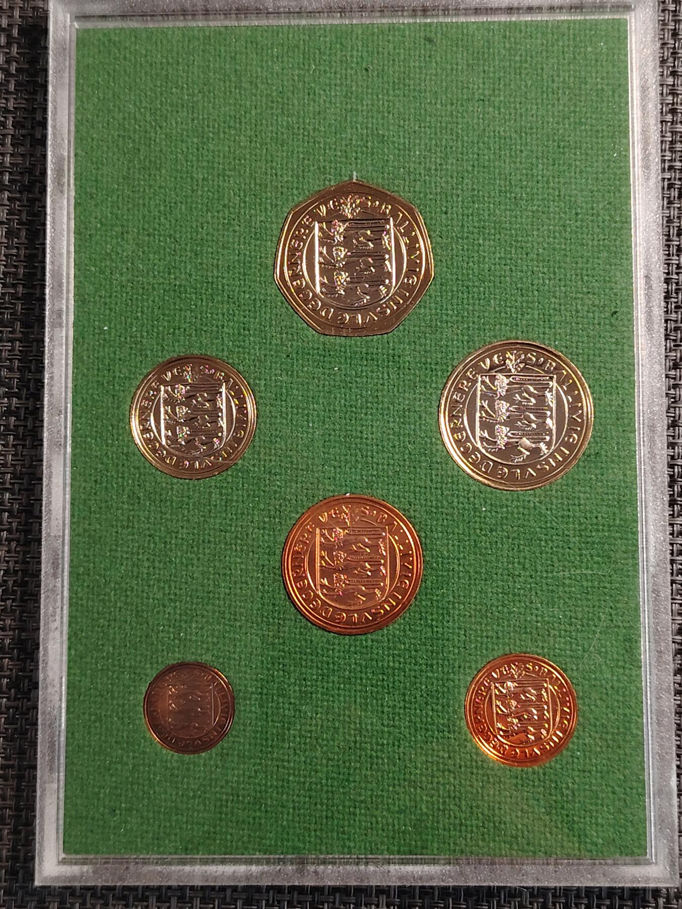 布加迪🐬～世界钱币(上海)🌾第 286 期 /  各国套币和散币