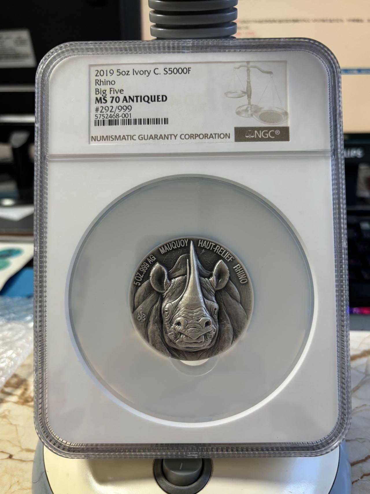 第197期拍卖 科特迪瓦2019年非洲五霸系列犀牛5盎司高浮雕银币NGC-MS70无原盒证书，999银