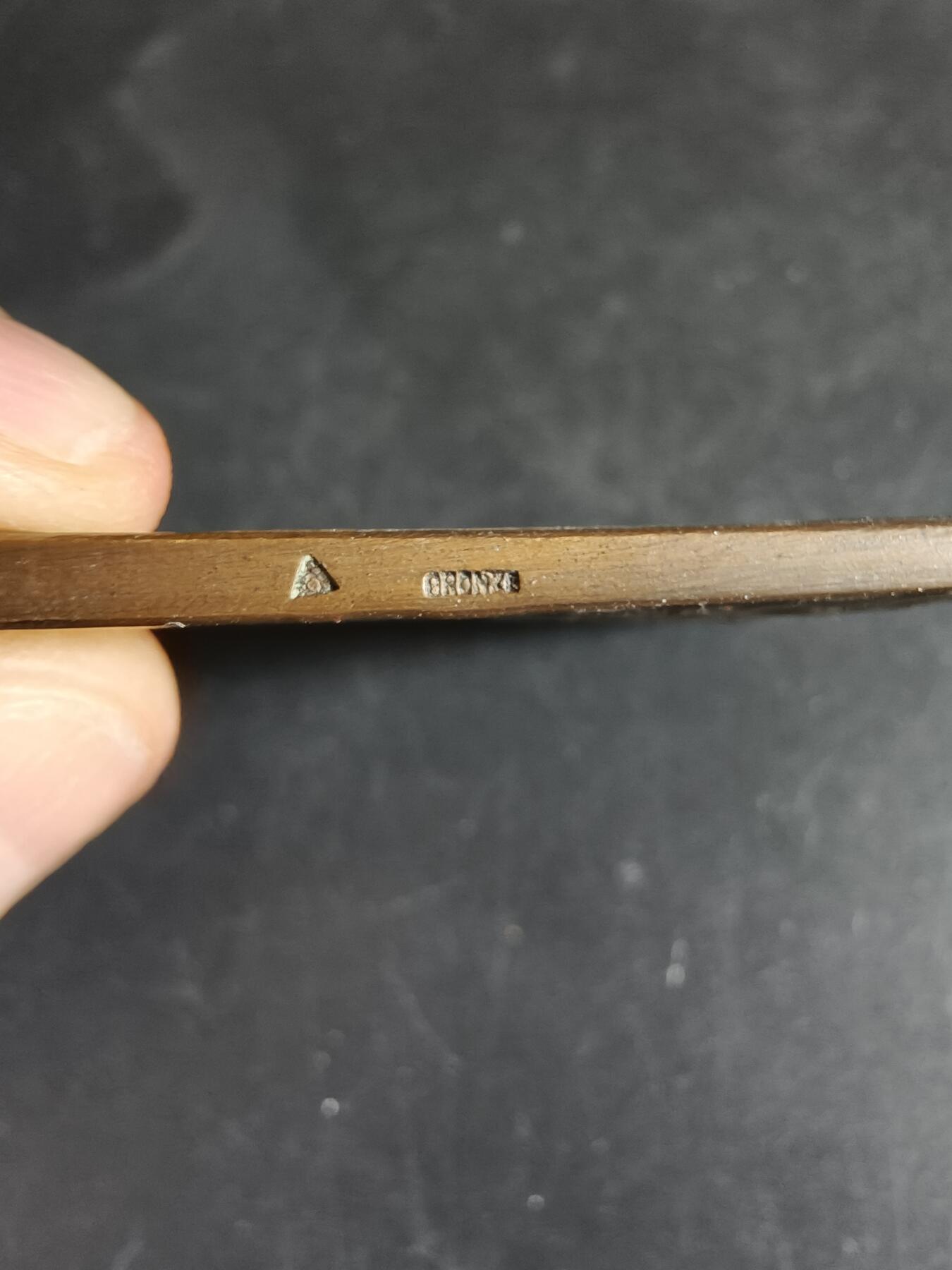 老王徽章第191期 法国鲁昂市方形大铜章     大师希波利特·勒菲弗尔作品      尺寸68×50mm     重量97.7g