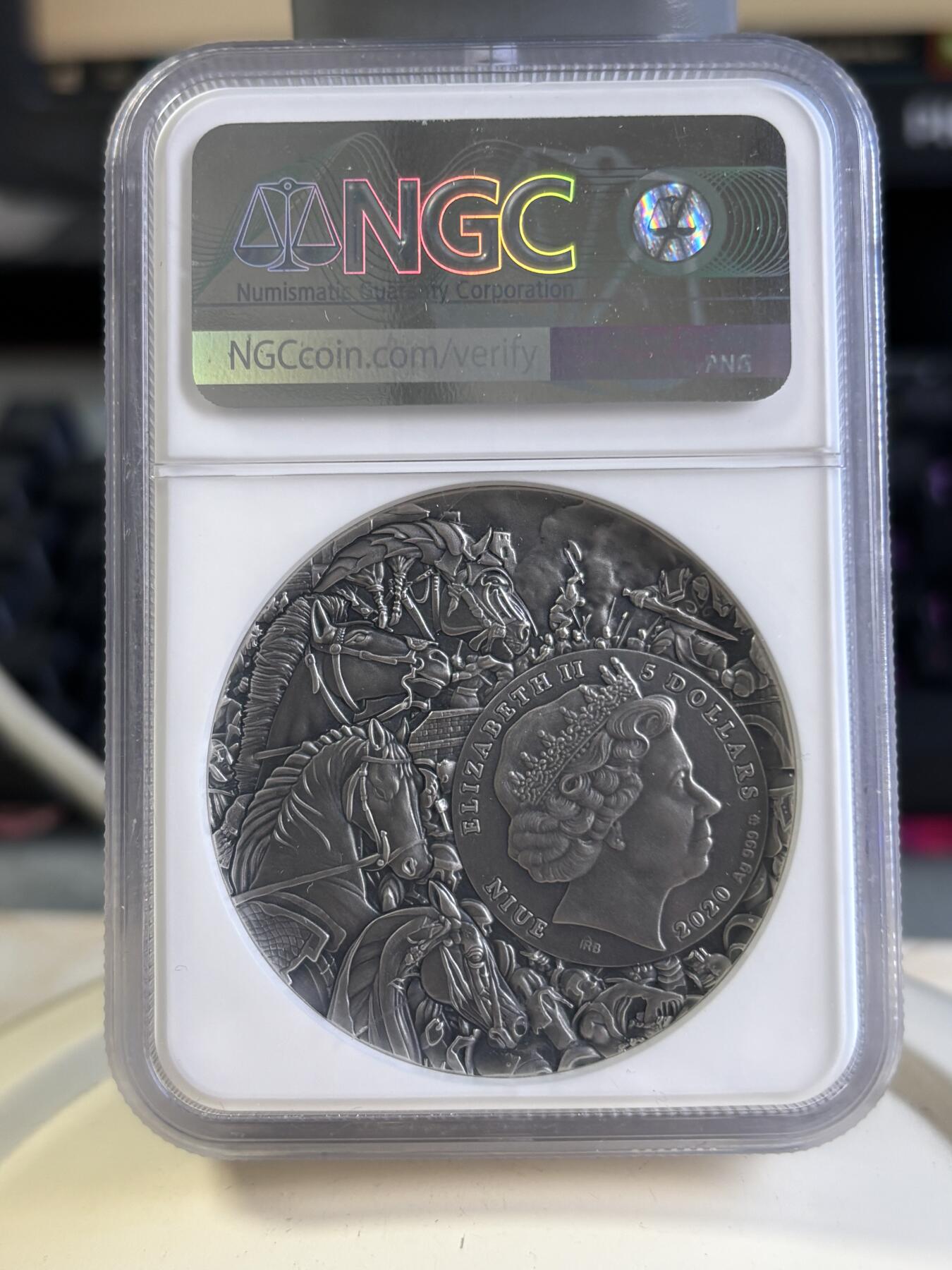 第197期拍卖 纽埃2020年天启黑马骑士镀金纪念银币NGC-MS70特殊标无盒证书，999银，发行500枚