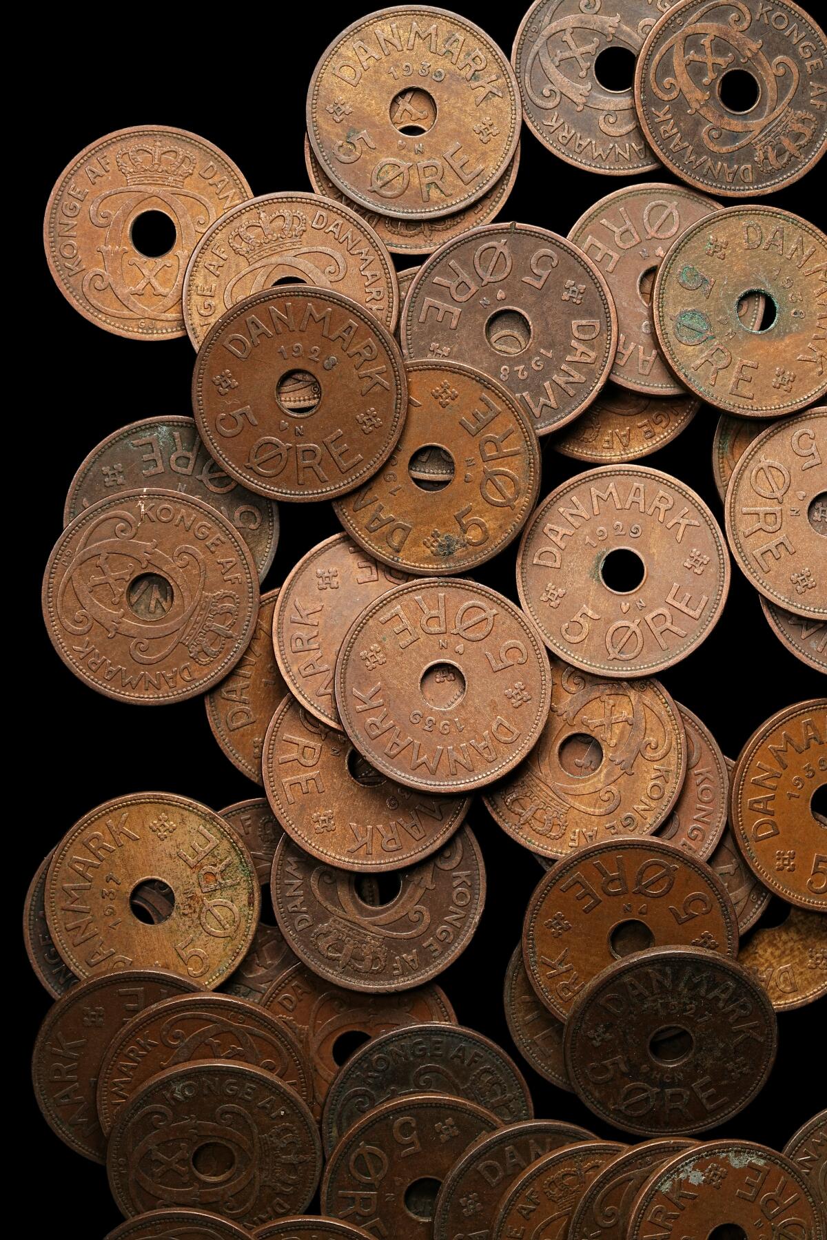 修遠堂世界钱币第110期 丹麦中孔5欧尔铜币67枚，1927-1940年