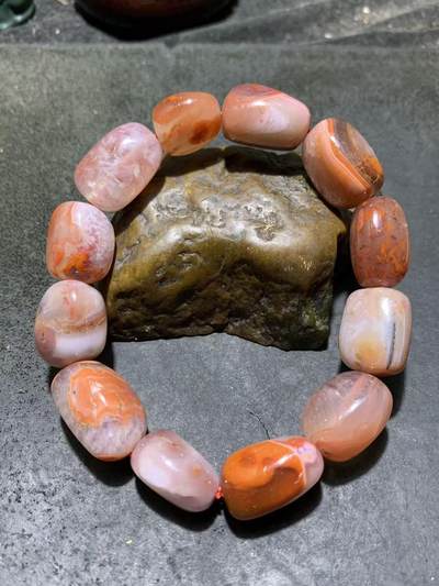 川料冰飘南红玛瑙原皮随形手串一条， - 川料冰飘南红玛瑙原皮随形手串一条，