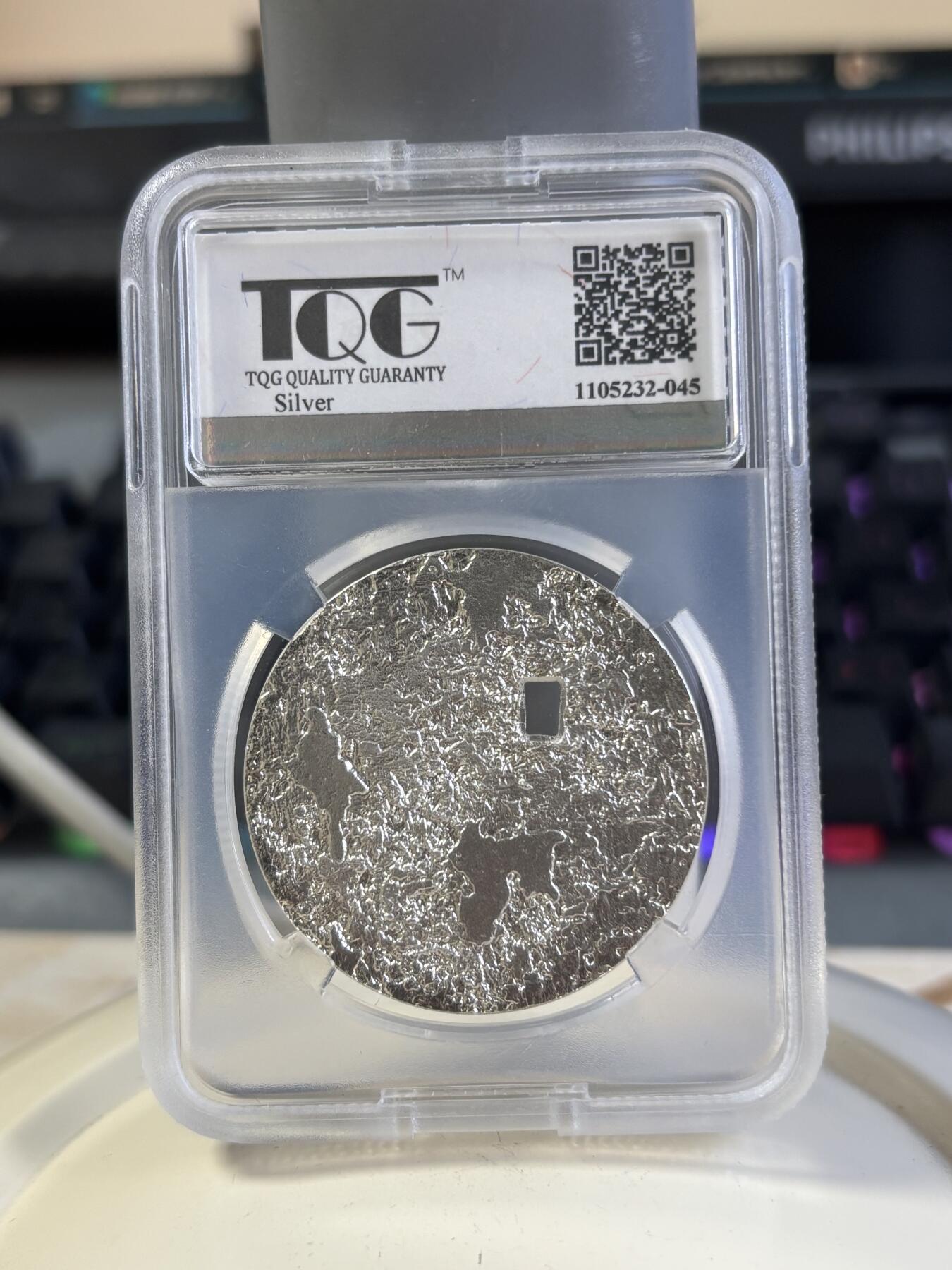 第197期拍卖 芬兰2009年和平与安全和平鸽镂空精制版纪念银币TQG-MS69,925银，33.62克，发行11500枚