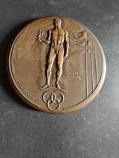 老王徽章第191期 - 法国体育与教育部奥林匹克运动表彰大铜章      大师科尔宾作品     直径68mm      重量152.6g