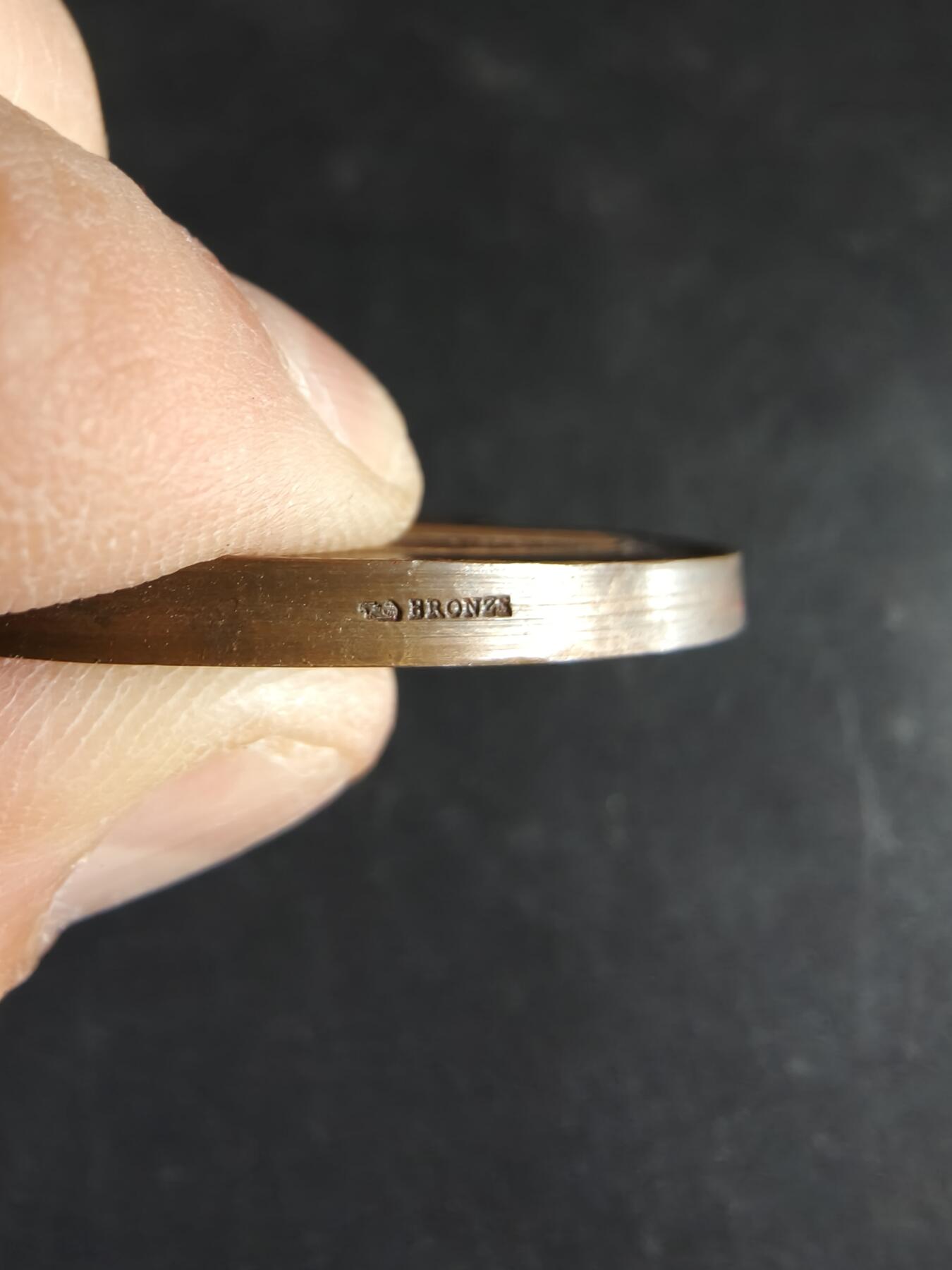 老王徽章第191期 法国冰雹保险协会服务25周年大铜章     原盒     播种女神形象      直径56mm     重量87.2g