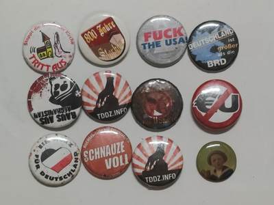 韵星假日军品类拍卖第51期  -- Rimey Holidays Militaria Auction 51 - 联邦德国极早期90s年代政治宣传徽章一族 其中包含反美反欧盟等民族主义宣传物 少见