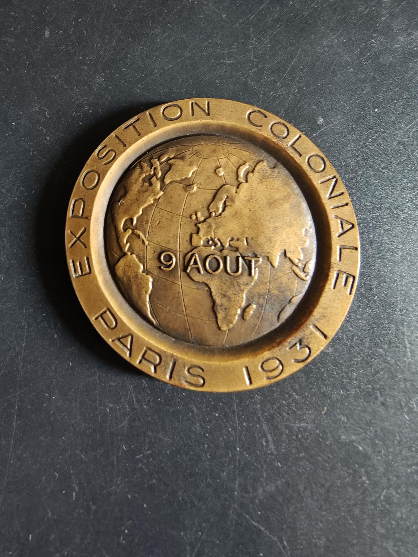 老王徽章第191期 法国1931年殖民地博览会大铜章     直径50mm     重量52.7g