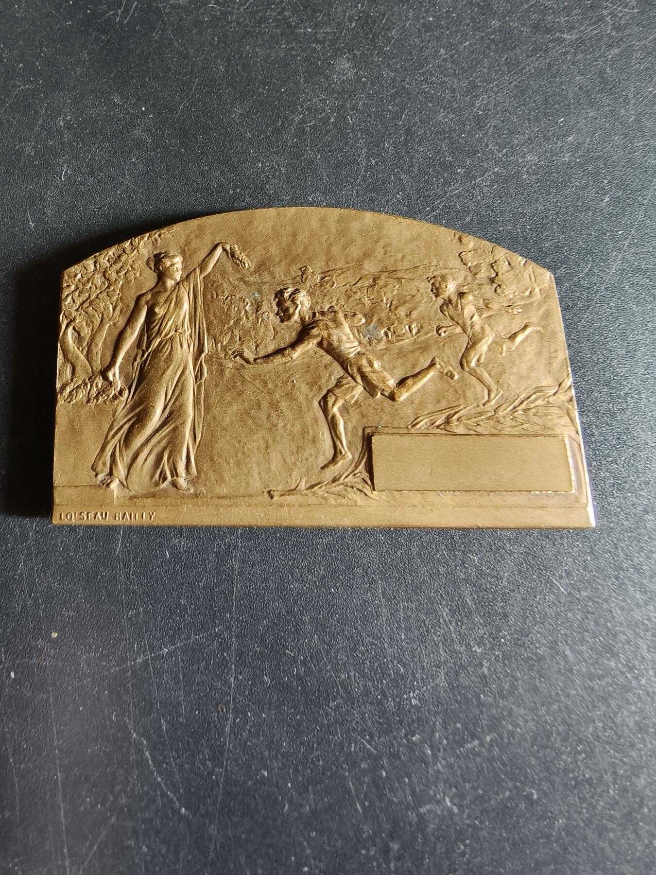 老王徽章第191期 法国田径运动方形大铜章     尺寸50×32mm     重量35.7g
