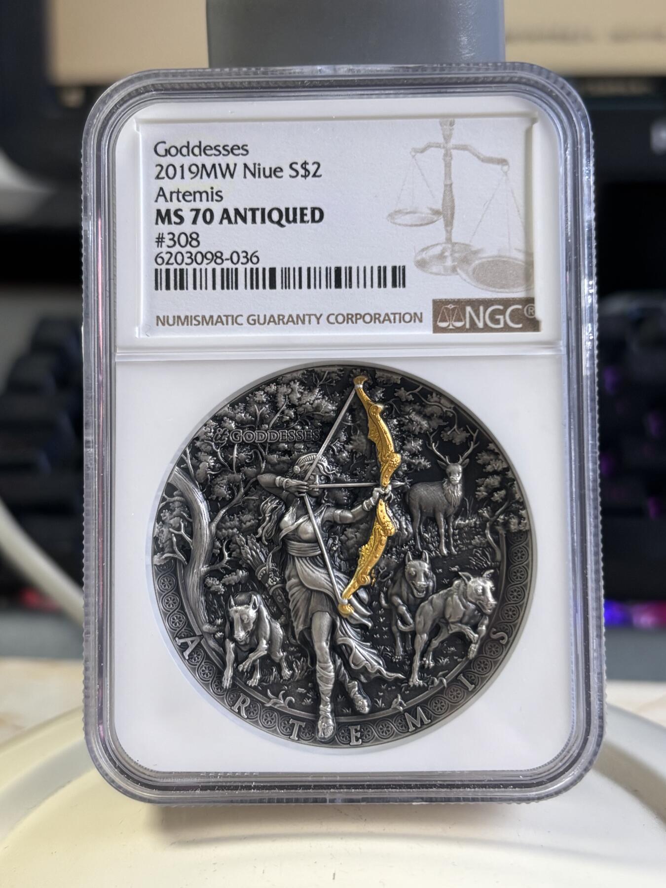 第197期拍卖 纽埃2019年狩猎女神2盎司高浮雕银币NGC-MS70，2盎司，999银，发行500枚