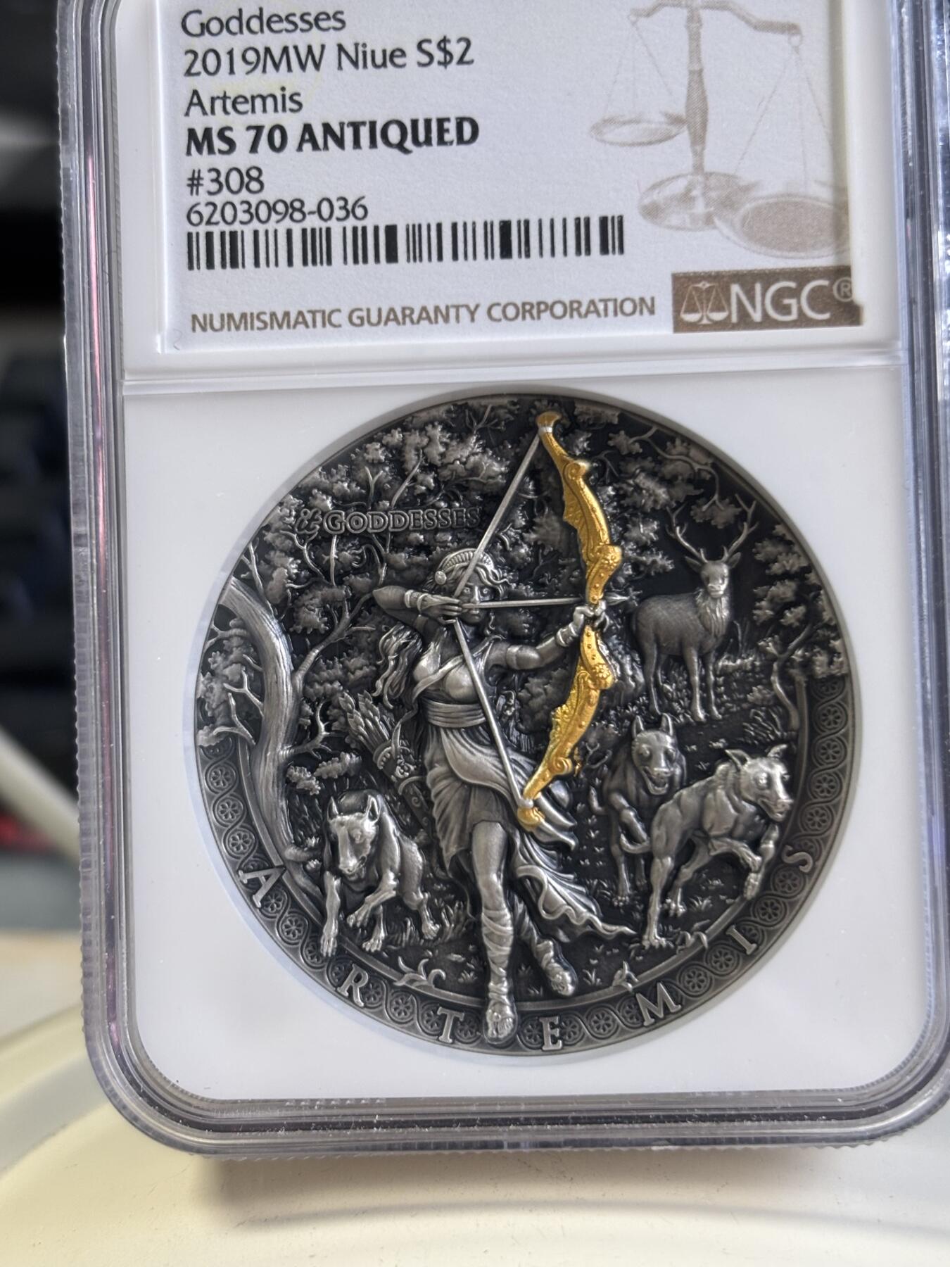第197期拍卖 纽埃2019年狩猎女神2盎司高浮雕银币NGC-MS70，2盎司，999银，发行500枚