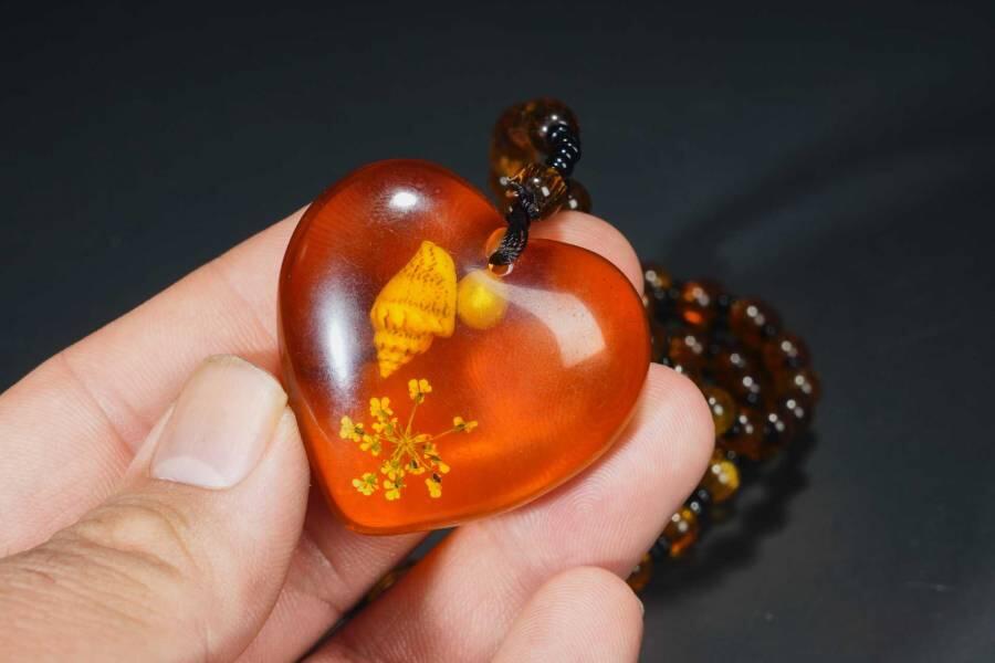 上海都达杂项专场七十二【全场包邮】 琥珀心形挂件61-364