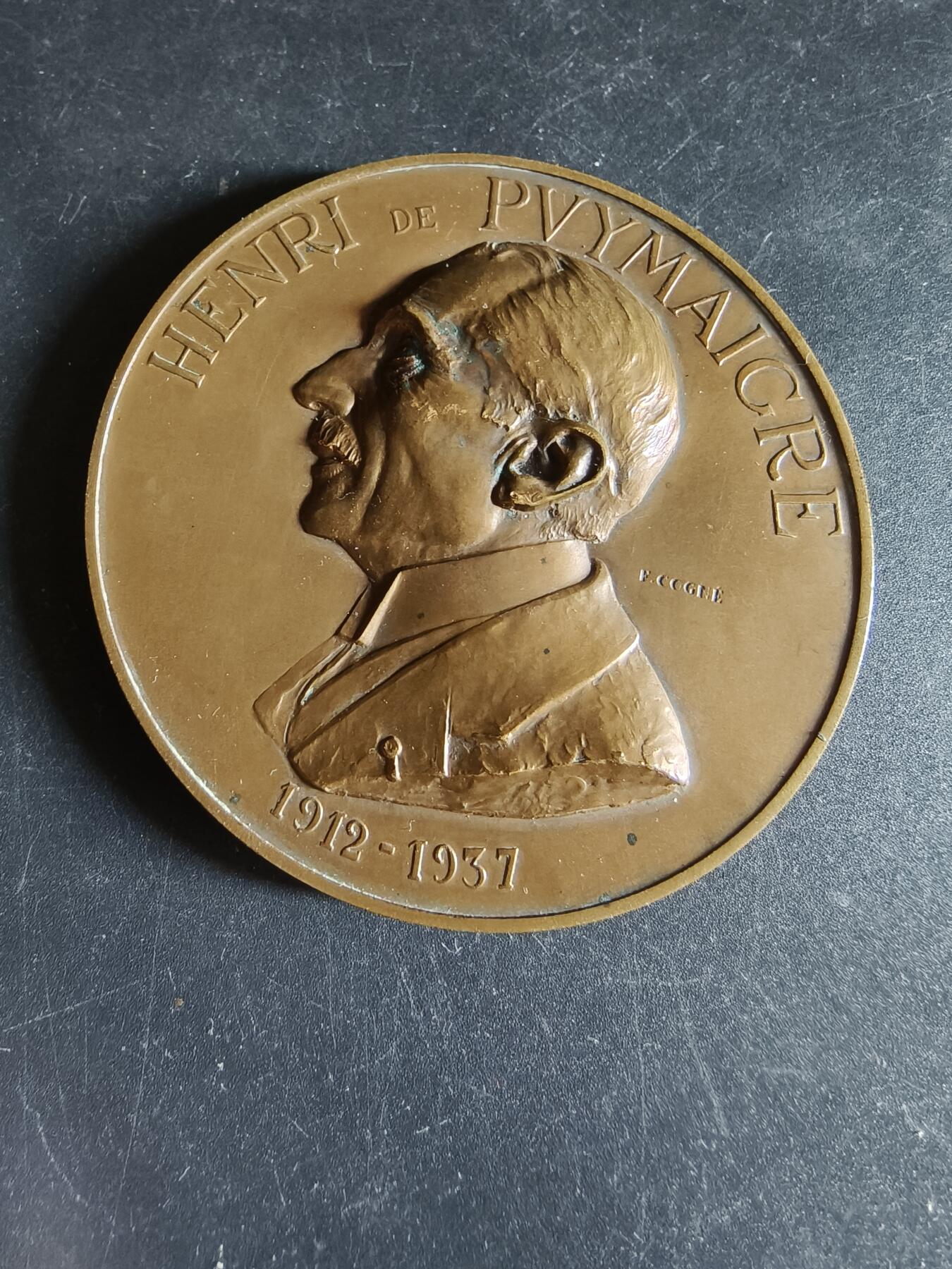 老王徽章第191期 法国1937年亨利·德·皮迈格雷任职巴黎市议员25周年大铜章       高浮雕       直径64mm     重量96g