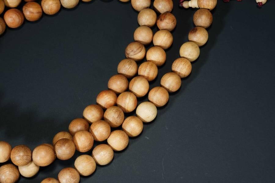 上海都达杂项专场六十六【全场包邮】 香樟木1.5圆珠多圈链子66-317