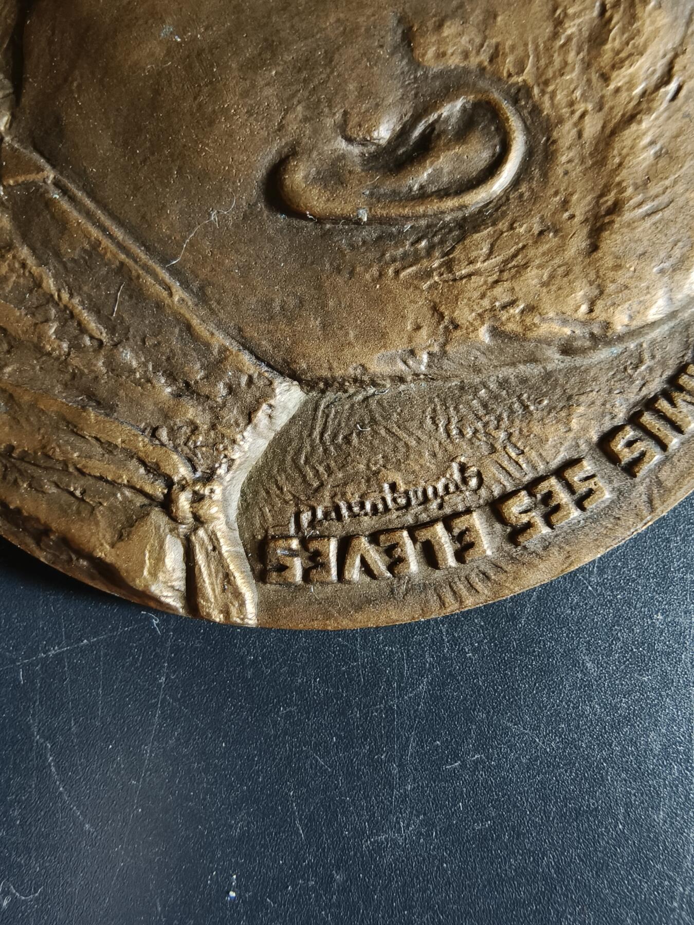 老王徽章第191期 法国巴黎医学院院长莱昂·比内大铜章     高浮雕      直径78mm     重量267.1g