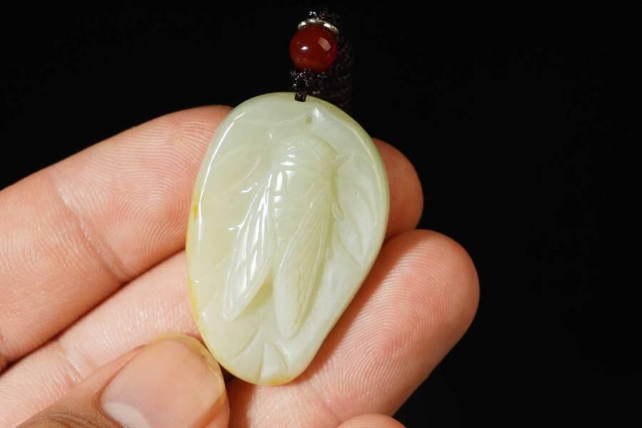 上海都达杂项专场七十二【全场包邮】 天然和田玉精雕《一鸣惊人》挂件 附鉴定证书61-230