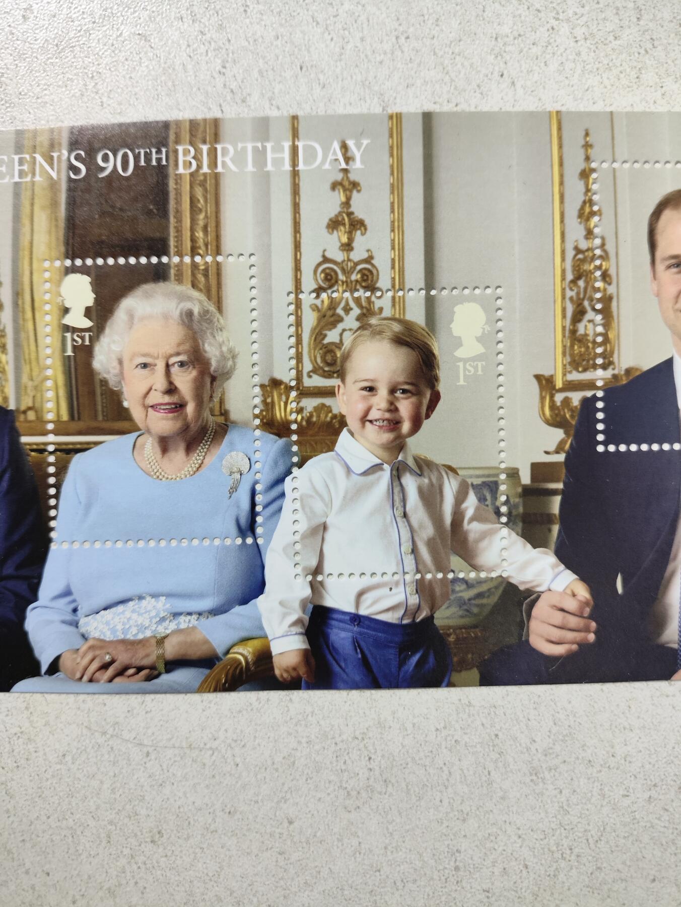 英国皇家邮政发行的英女王伊丽莎白二世90岁寿辰纪念小全张邮票