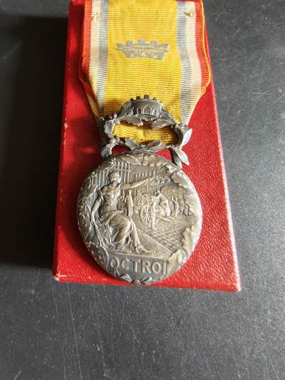 老王徽章第191期 - 法国银级内务部服役奖章     带纸盒    少见库德雷版本     800银     19.2g 