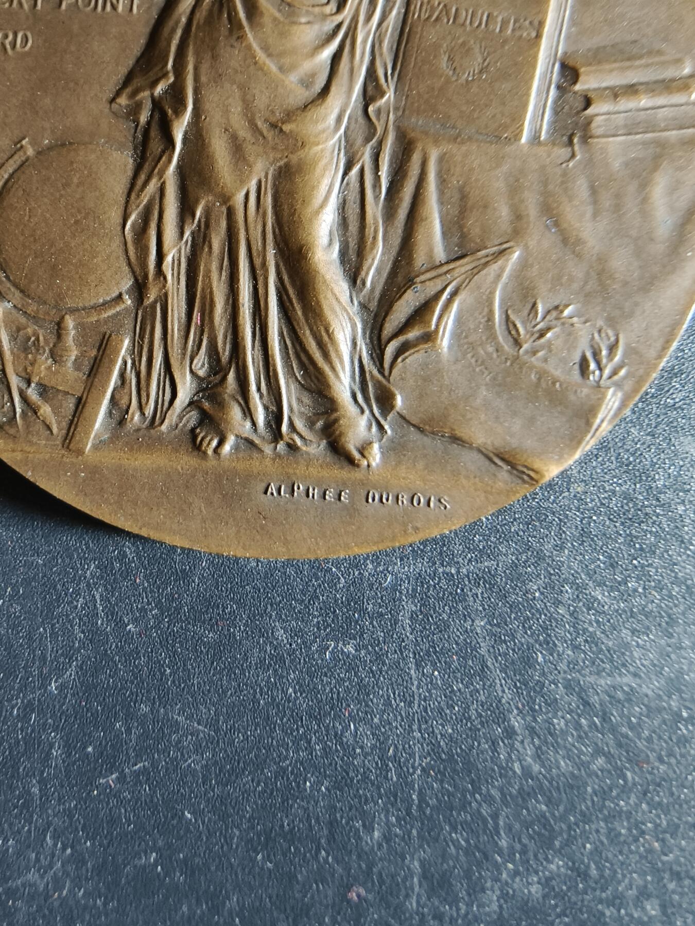 老王徽章第191期 法国北部地区公共教育委员会大铜章    大师阿尔菲杜布瓦作品      原盒      直径50mm     重量62.6g