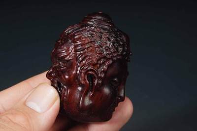 上海都达杂项专场103【全场包邮】  印度小叶紫檀精雕《一念之间》挂件62-251