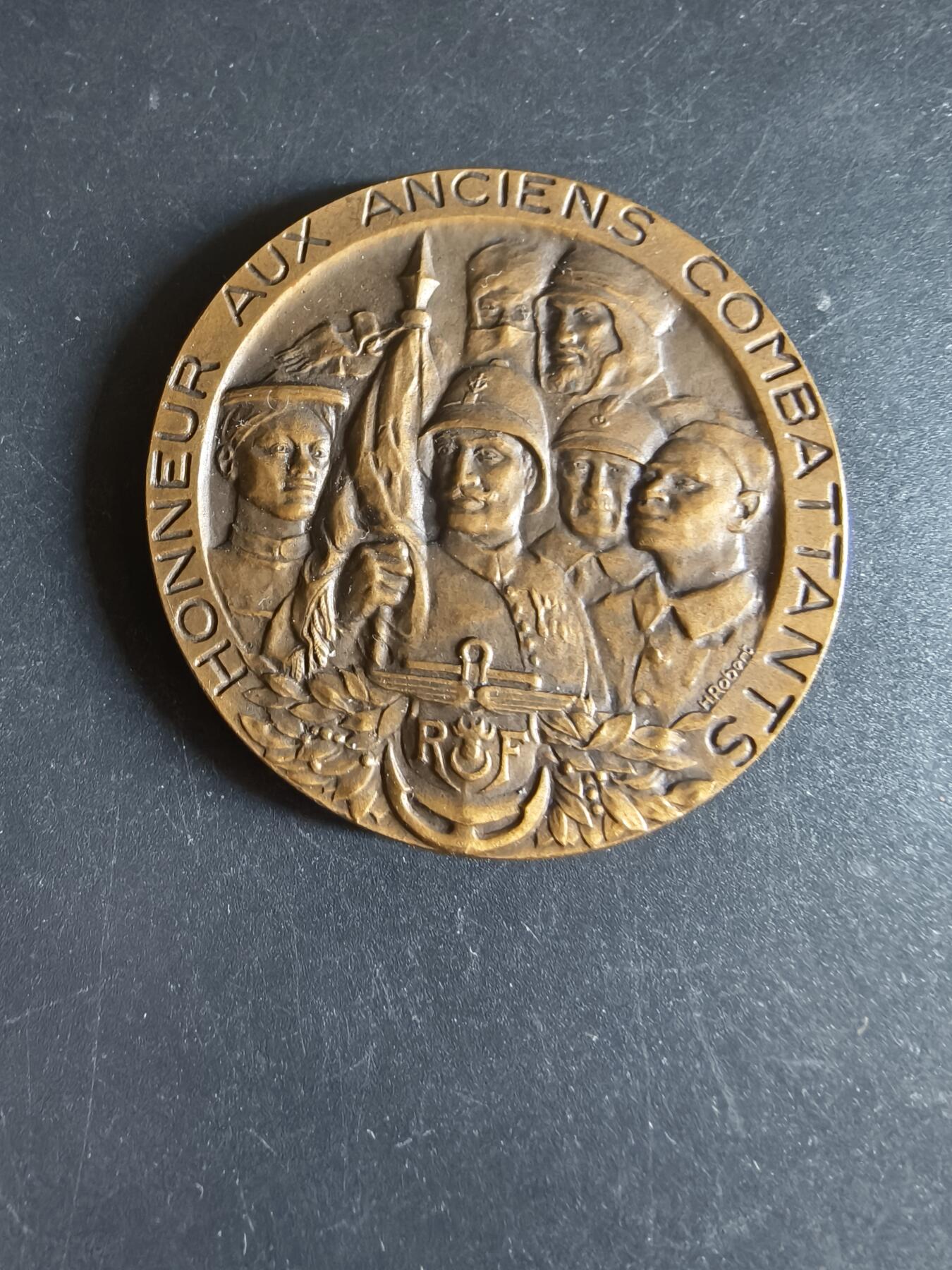 老王徽章第191期 法国1931年殖民地博览会大铜章     直径50mm     重量52.7g