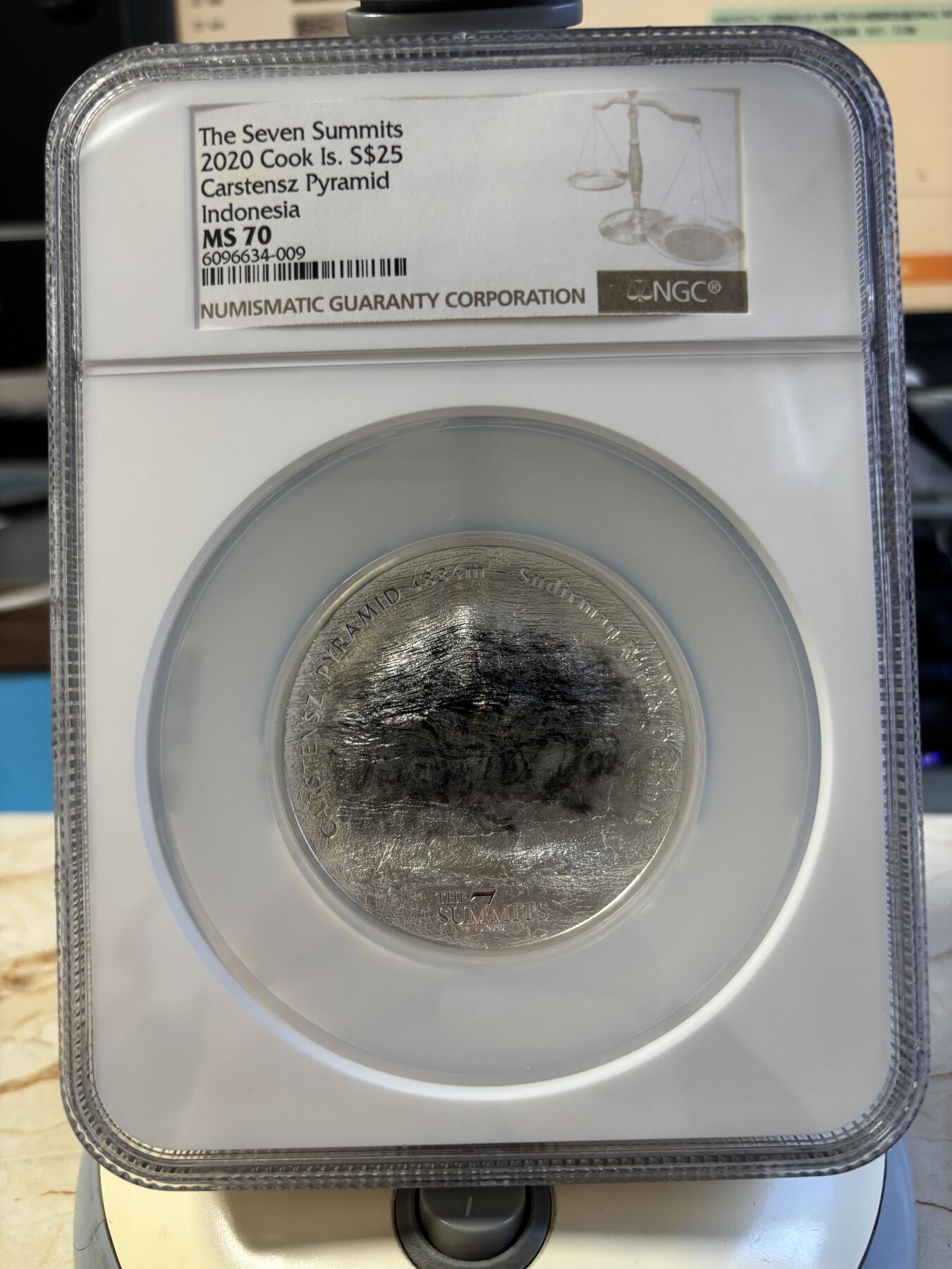 第197期拍卖 库克2020年七大峰系列查亚峰5盎司银币NGC-MS70，999银，发行777枚