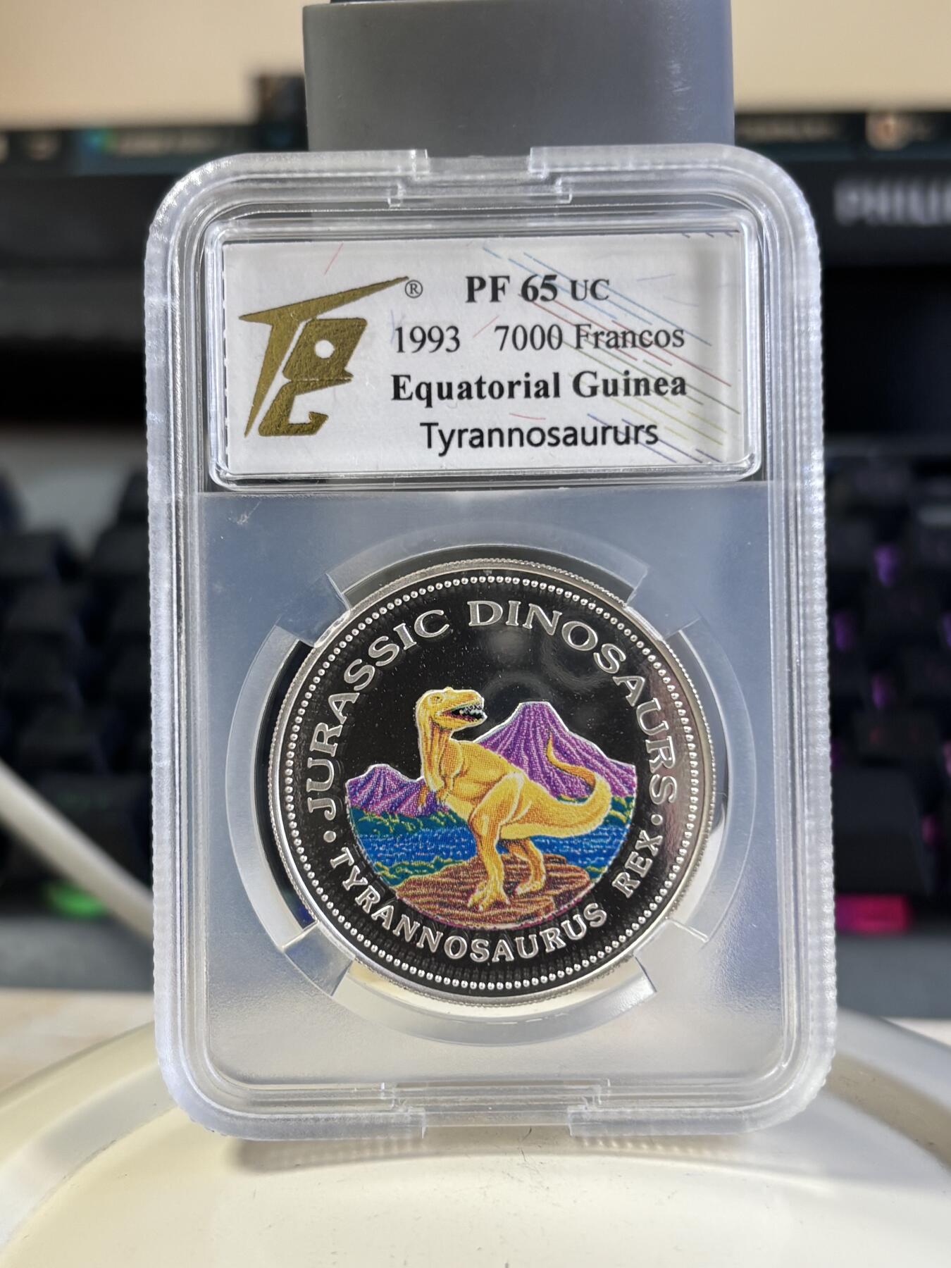 第197期拍卖 赤道几内亚1993年霸王龙彩色纪念银币TQ-PF65,999银，20克