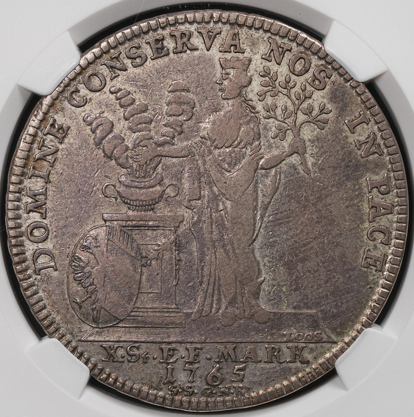 修遠堂世界钱币第110期 NGC VF20 1765年神圣罗马帝国纽伦堡自由帝国市1泰勒大银币，经典和平女神手持橄榄枝图案