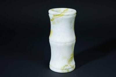 上海都达杂项专场103【全场包邮】  天然蓝田玉竹节笔筒63-256