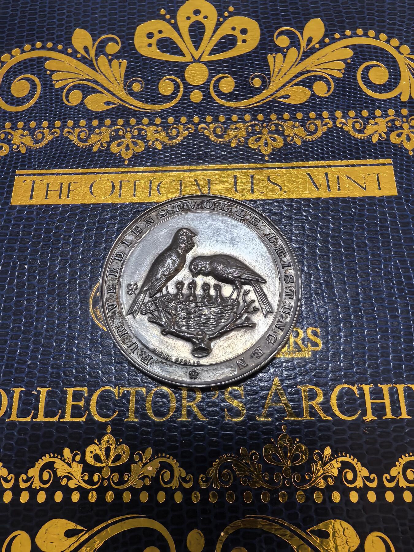 长老汇马年精选第十六场拍卖 1920-30德国柏林金丝雀养殖协会银章，22.56克，40MM