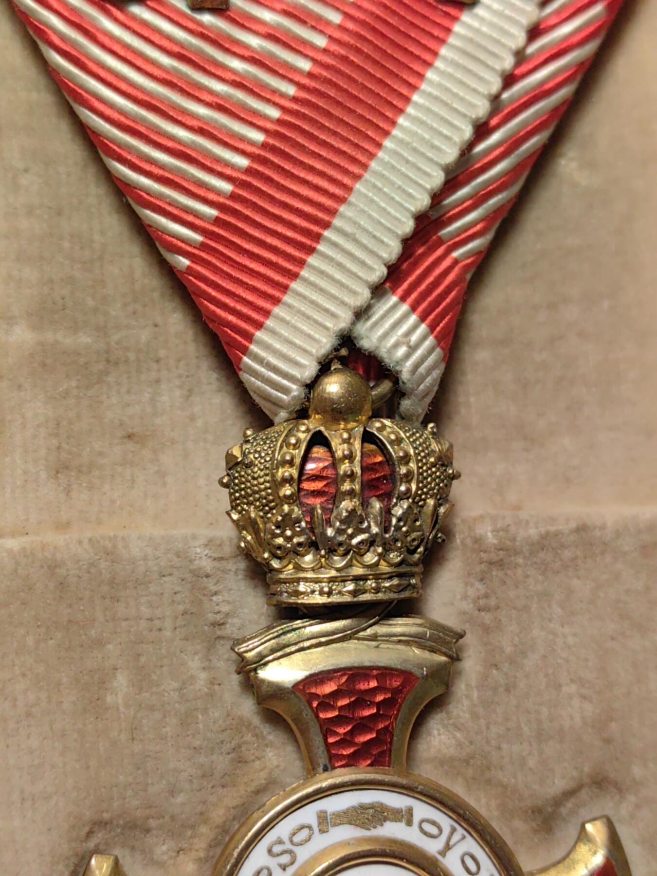 靖甫拍卖第九场 奥匈金级带冠功勋十字勋章带原盒