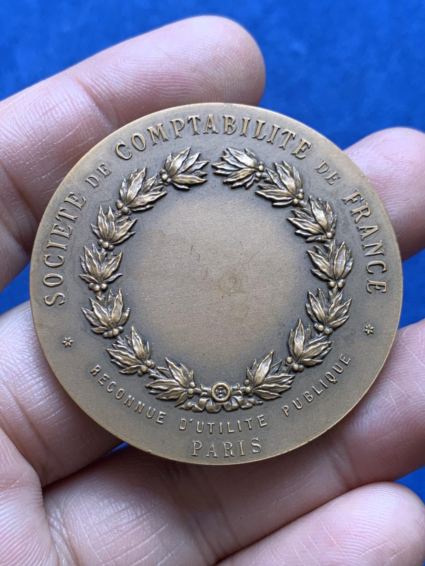 《竞宝斋》第477场 周日，周一 2场连拍 （全场包邮）欢迎送拍 法国播种者农业铜章 40.6克 45.5mm 铜标边铭 带盒