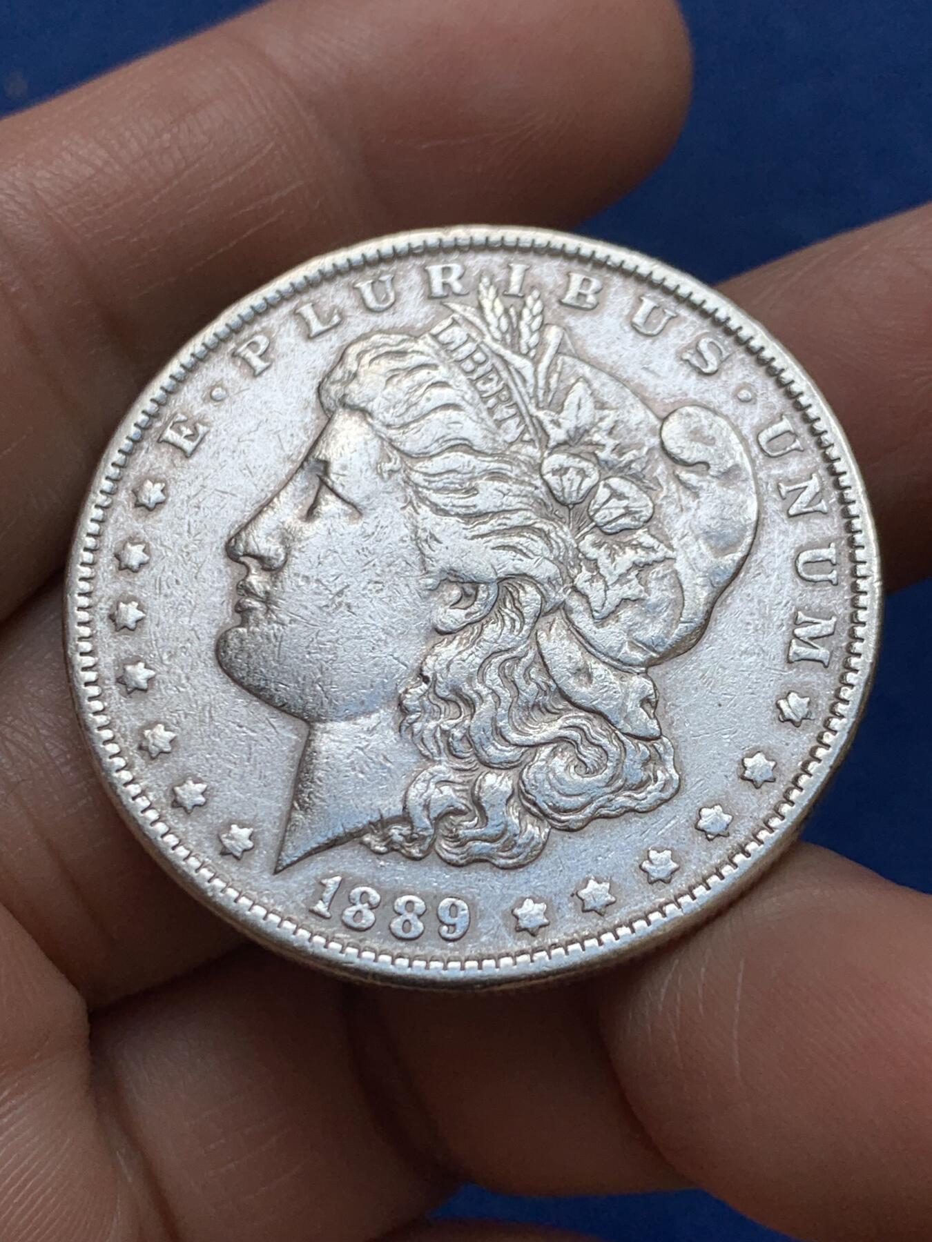 《竞宝斋》第477场 周日，周一 2场连拍 （全场包邮）欢迎送拍 美国1889年摩根1美元银币