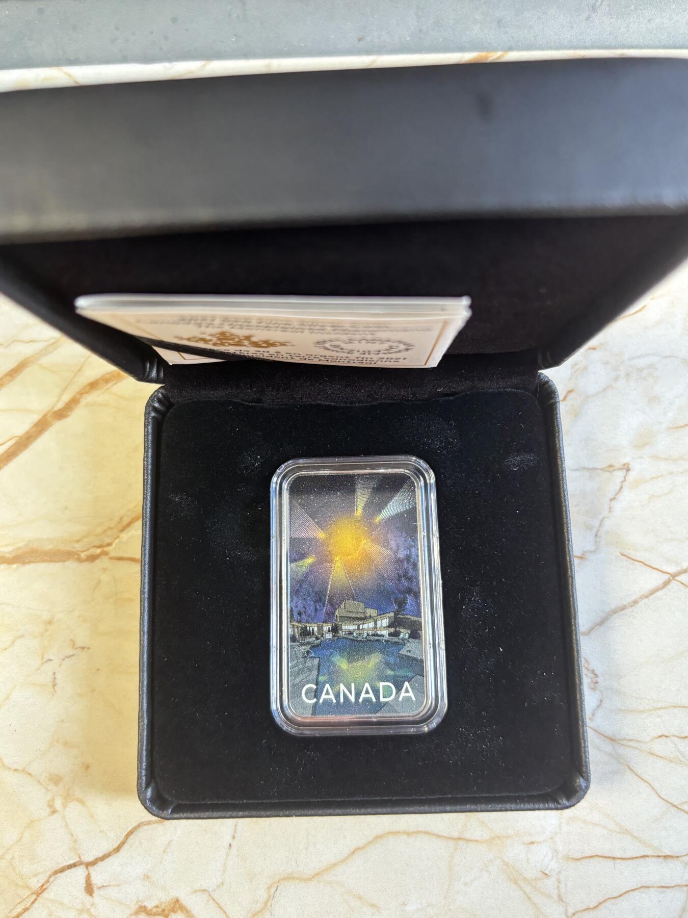 第197期拍卖 加拿大2021年UFO系列4蒙特利尔事件夜光纪念彩银币,9999银，发行5000枚