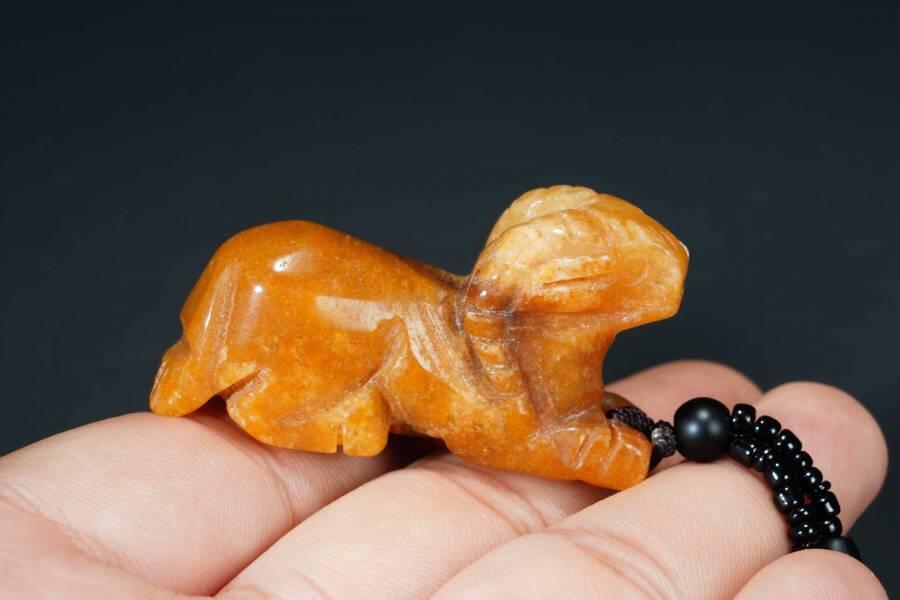 上海都达杂项专场六十六【全场包邮】 手工雕黄龙玉精雕《山羊》挂件63-60