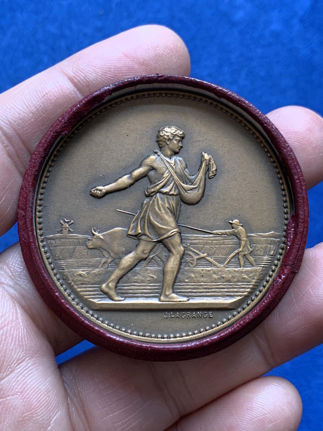 《竞宝斋》第477场 周日，周一 2场连拍 （全场包邮）欢迎送拍 法国播种者农业铜章 40.6克 45.5mm 铜标边铭 带盒