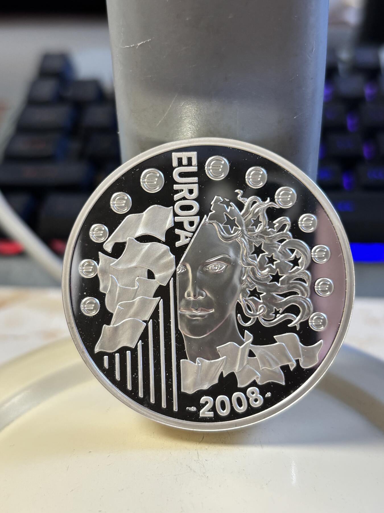 第197期拍卖 法国2008年欧盟轮值主席国5盎司加厚精制纪念银币，950银，发行500枚，没有塑料盒，有氧化点