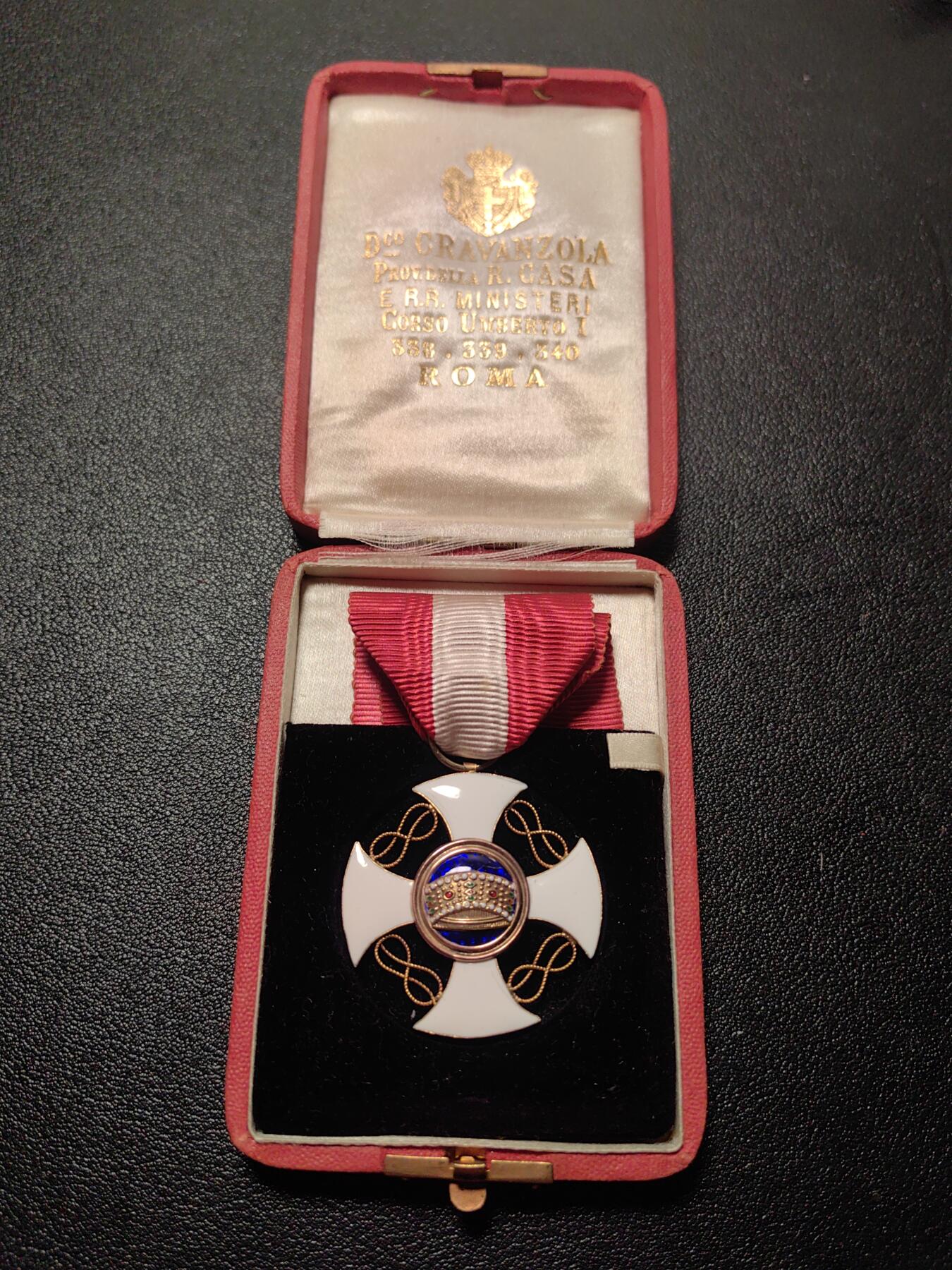 靖甫拍卖第九场 意大利王冠勋章带原盒