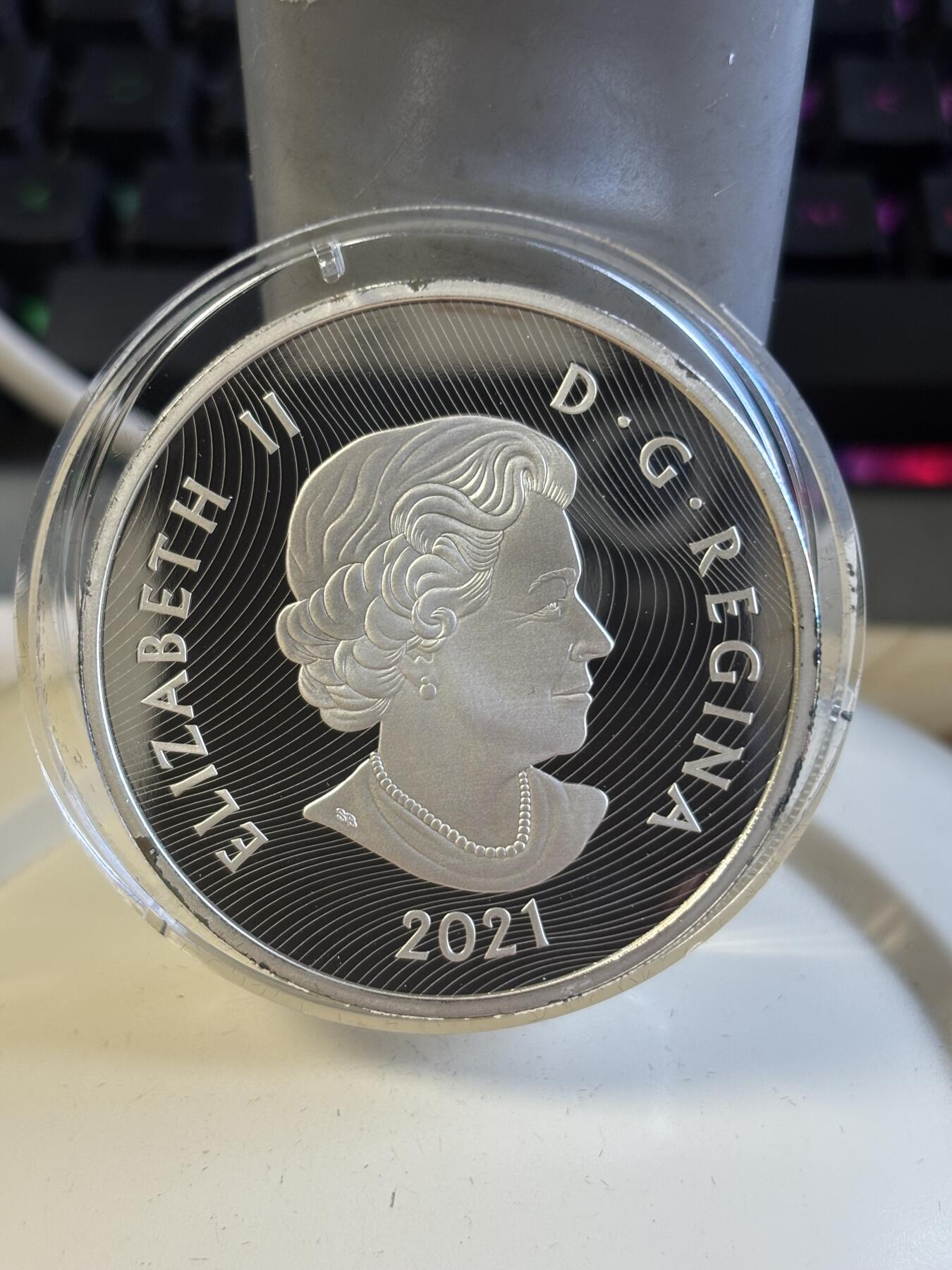 第197期拍卖 加拿大2021年落基山脉明珠路易斯湖潮82.3克高浮雕银币，9999银，发行3000枚，82.3克