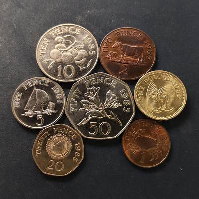 【全场包邮】纯粹捡漏拍518场 - 根西1985年清年份7枚套币-含1镑货币符号