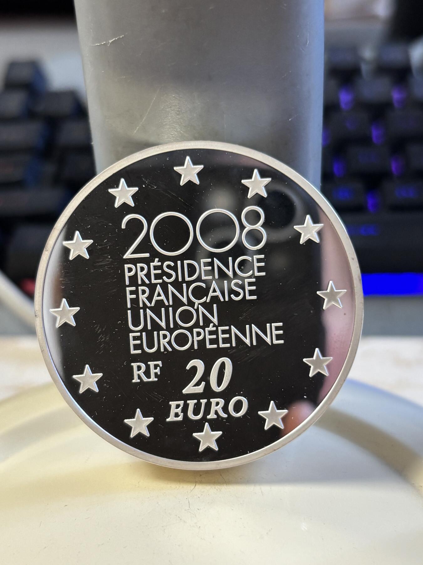 第197期拍卖 法国2008年欧盟轮值主席国5盎司加厚精制纪念银币，950银，发行500枚，没有塑料盒，有氧化点