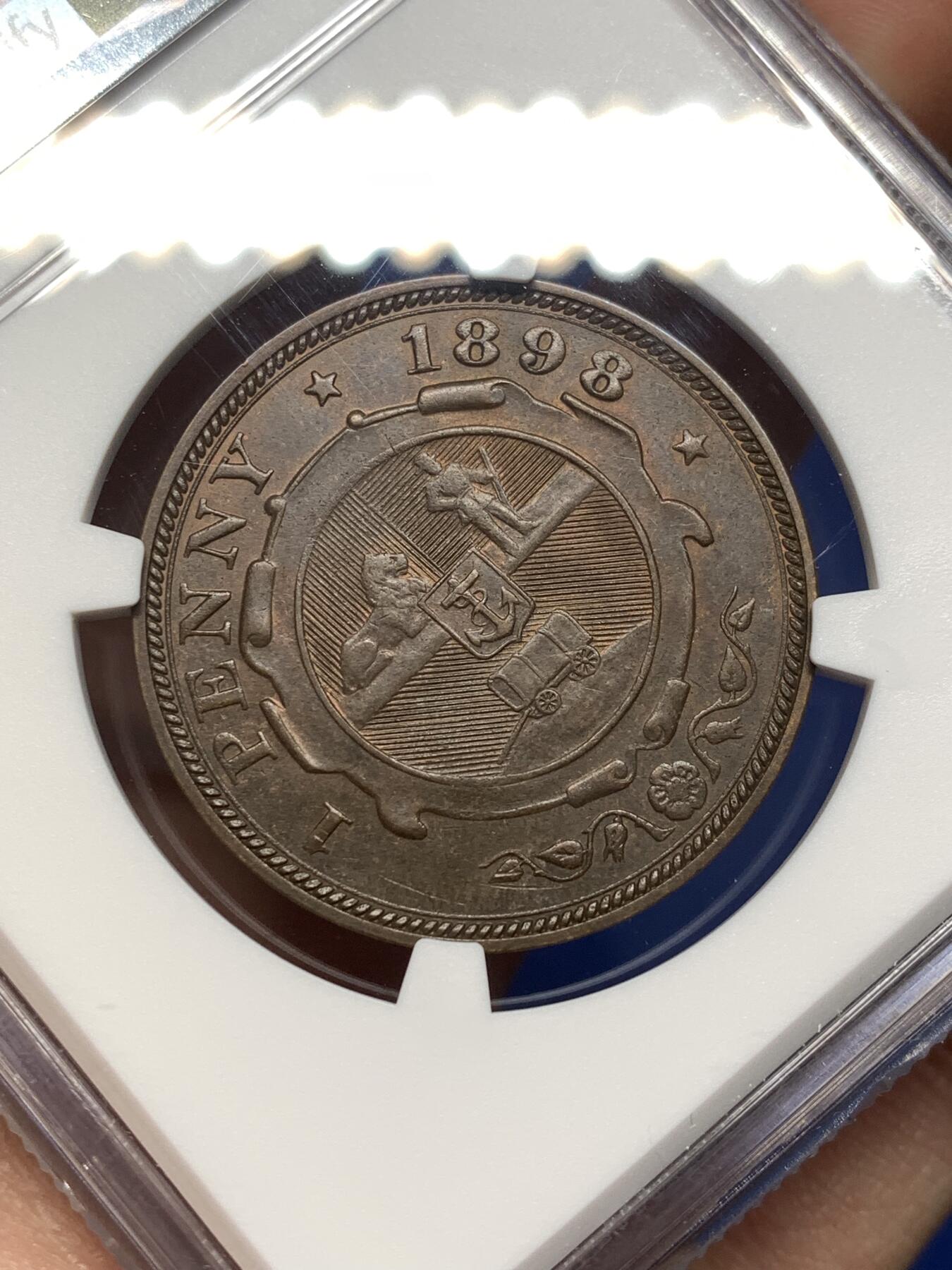 《竞宝斋》第477场 周日，周一 2场连拍 （全场包邮）欢迎送拍 NGC MS62BN 南非共和国1898年1便士铜币，铜光和细节不错，铸造量262830枚