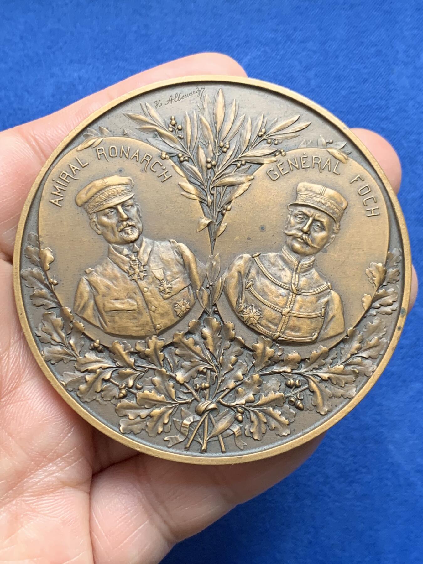 《竞宝斋》第477场 周日，周一 2场连拍 （全场包邮）欢迎送拍 法国一战伊泽尔河战役纪念铜章 134.6克 67.5mm 丰饶角铜标