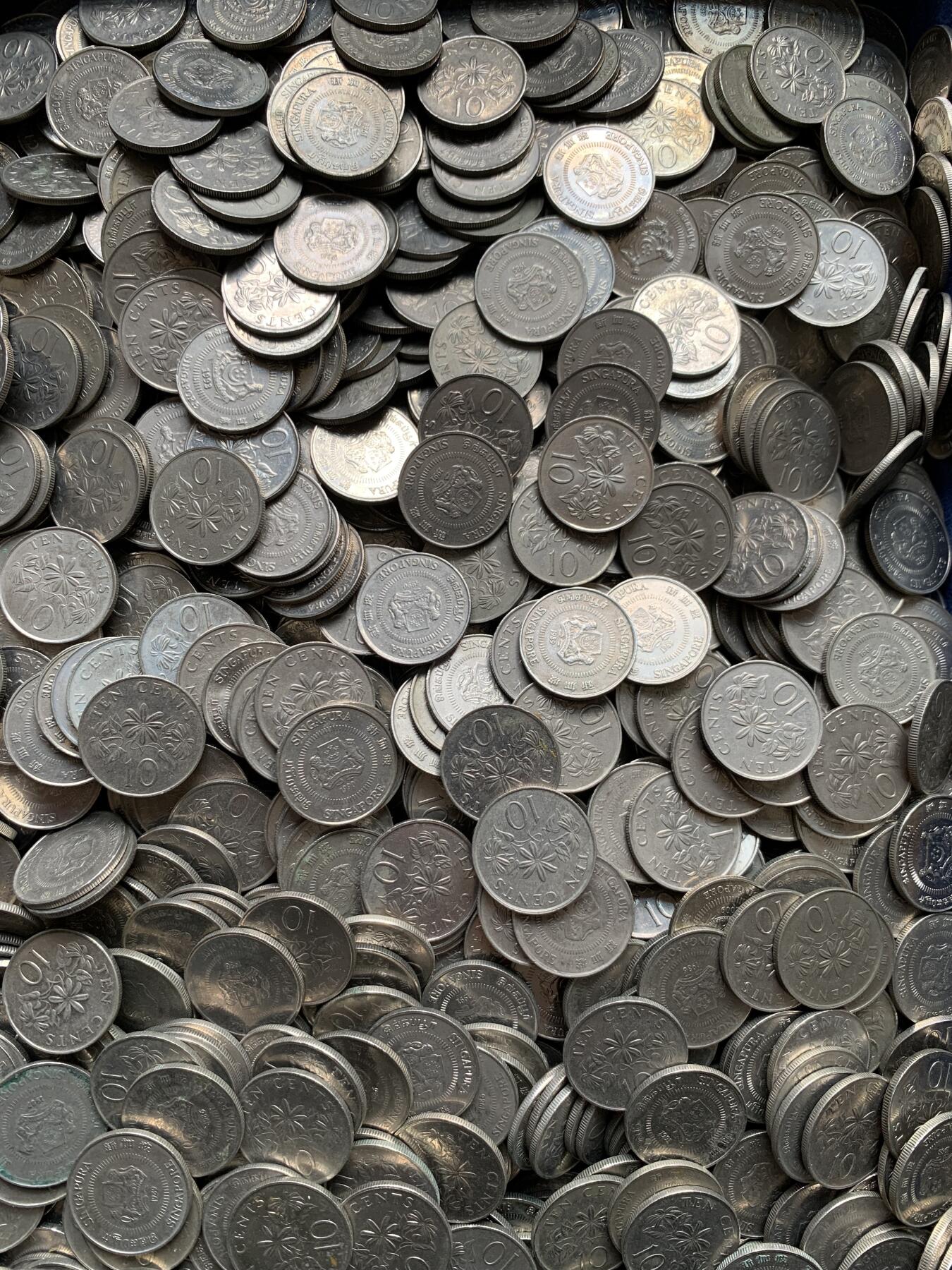 《竞宝斋》第477场 周日，周一 2场连拍 （全场包邮）欢迎送拍 新加坡零钱 10分2000枚硬币，重量5600克+，一枚2.6克，面值200新加坡元！汇率值1070人民币！