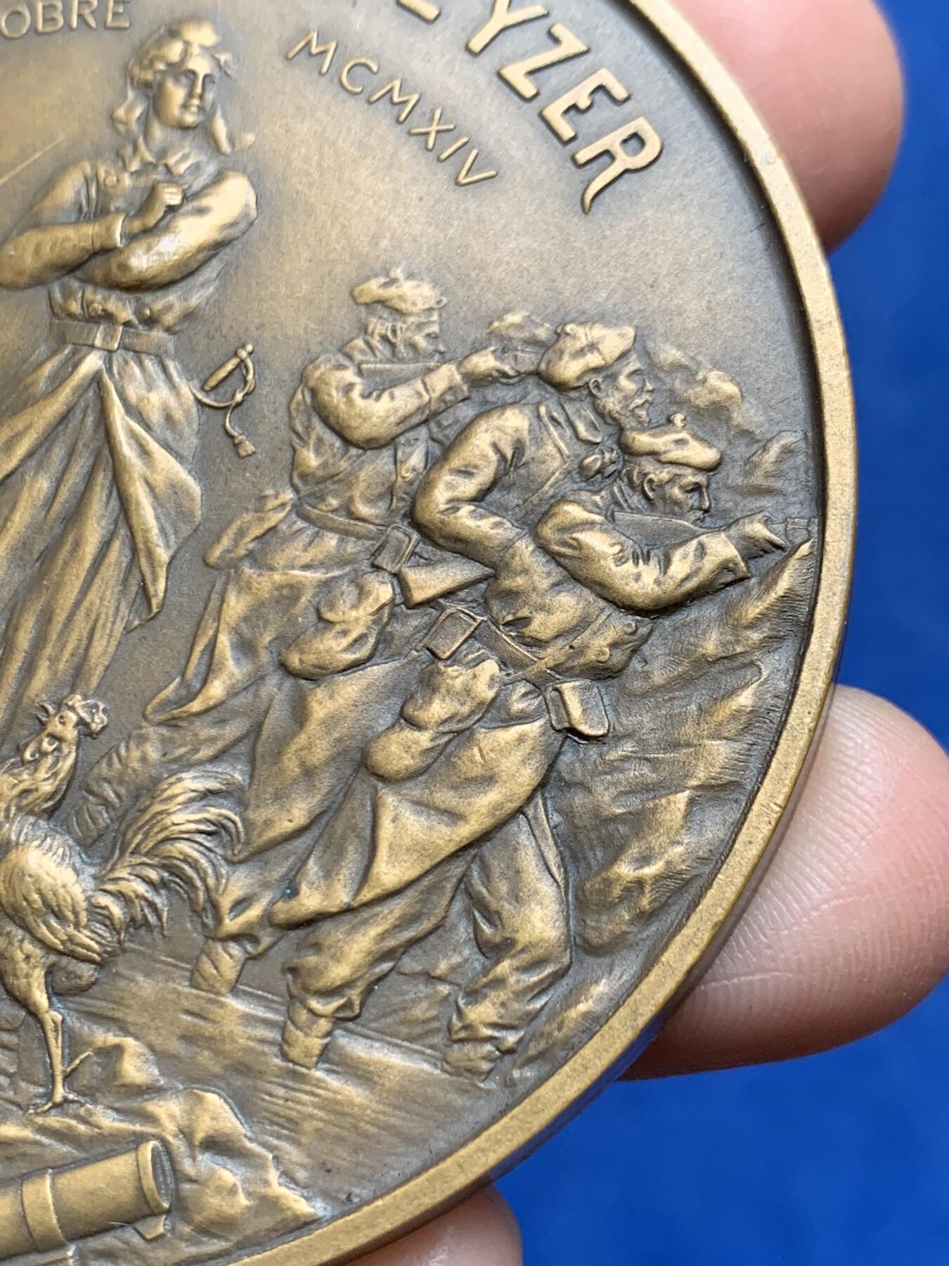 《竞宝斋》第477场 周日，周一 2场连拍 （全场包邮）欢迎送拍 法国一战伊泽尔河战役纪念铜章 134.6克 67.5mm 丰饶角铜标