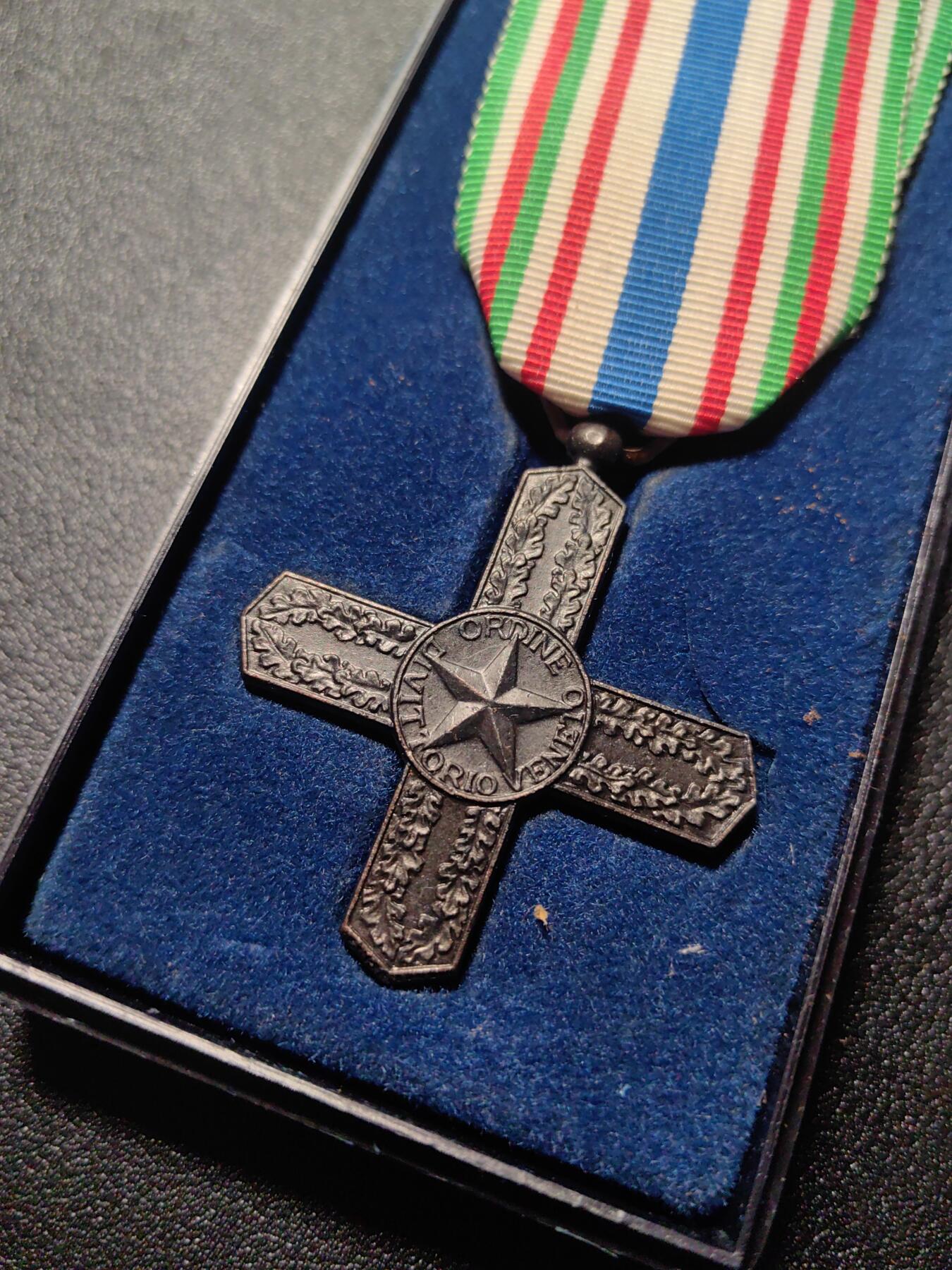 靖甫拍卖第九场 意大利维托里奥 维内托奖章带原盒