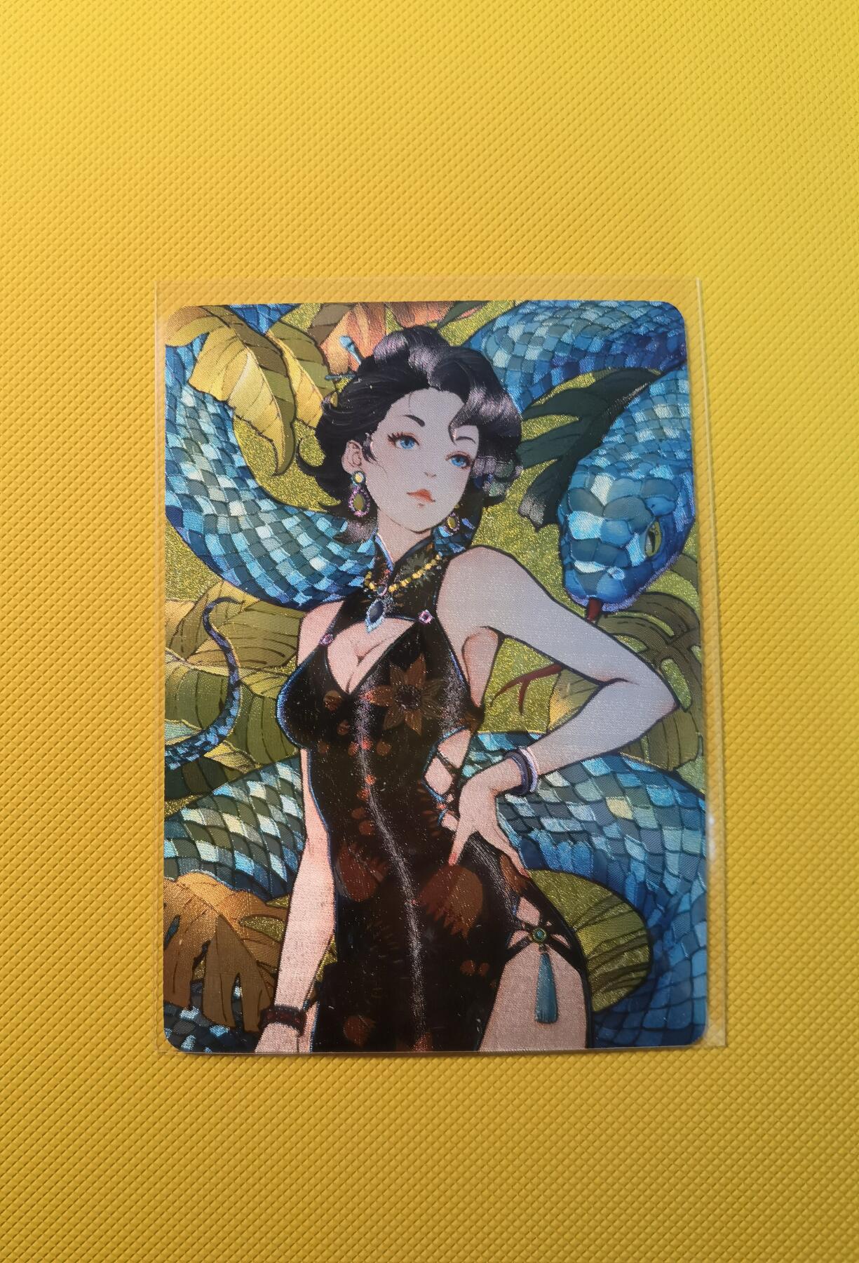 蜂潮卡牌  拍卖001期  小花瓣专场（4月10日  21点  截拍） 小花瓣艺术文创  乙巳蛇年  粗闪卡  限编：394/399