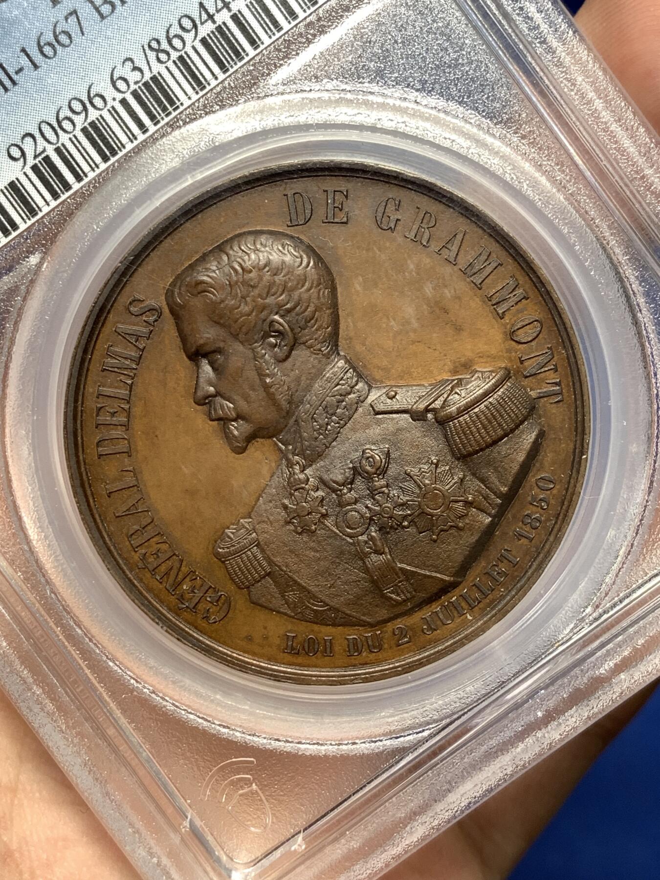 《竞宝斋》第477场 周日，周一 2场连拍 （全场包邮）欢迎送拍 PCGS SP63 法国1854年克里米亚战争时期，德尔马·德·格拉蒙将军纪念铜章，高浮雕，加厚盒。冠军分。