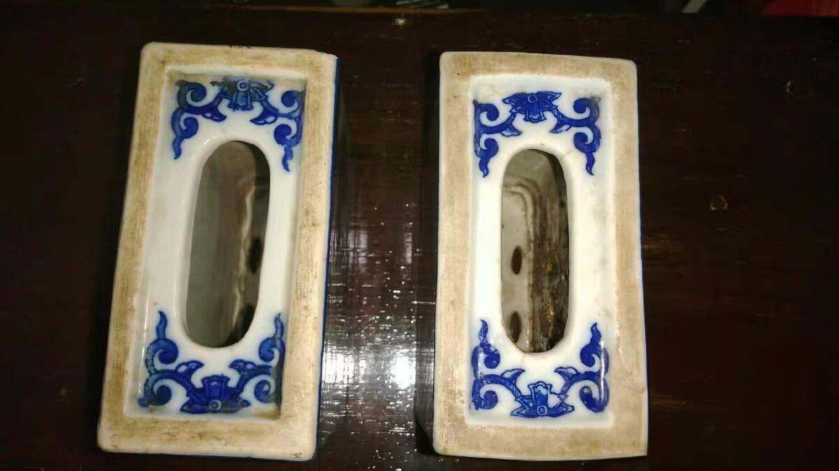 清代青花狮子绣球牡丹花脉枕一对