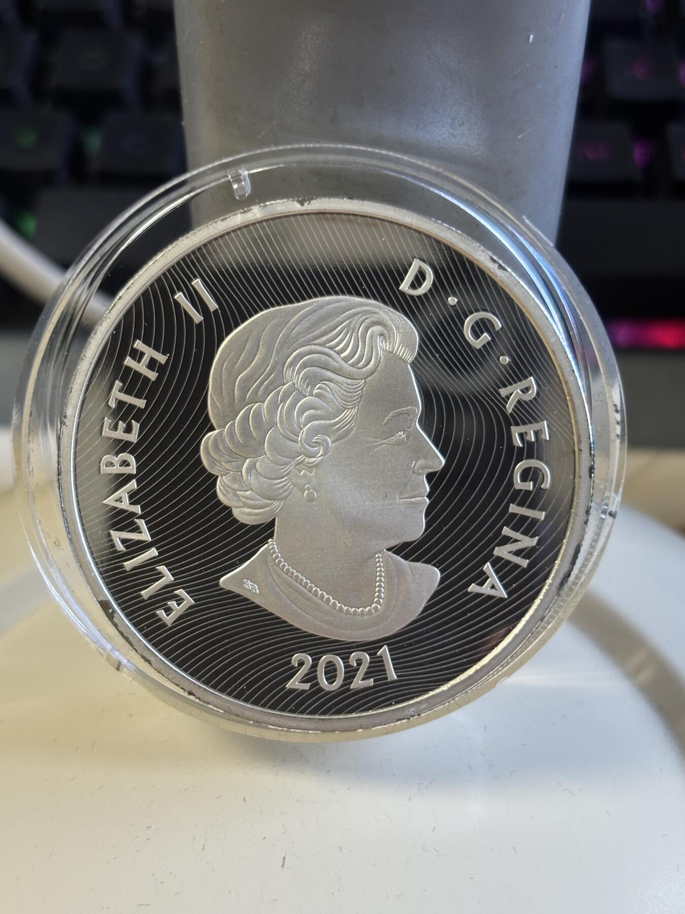 第197期拍卖 加拿大2021年落基山脉明珠路易斯湖潮82.3克高浮雕银币，9999银，发行3000枚，82.3克